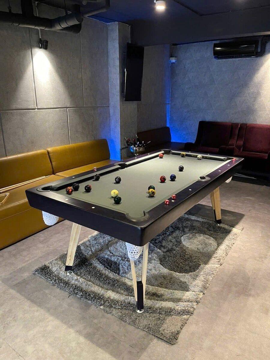 Bàn bida mini Choper tại khu lounge homestay